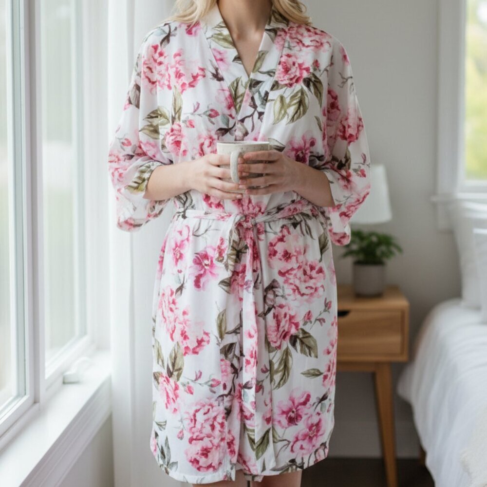 Show Me Your Mumu Robe Women's OS (One Size) Short Light Weight Floral Robe